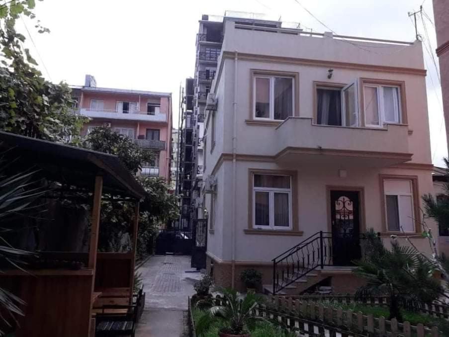 Guest House Kldiashvili Batumi Eksteriør billede